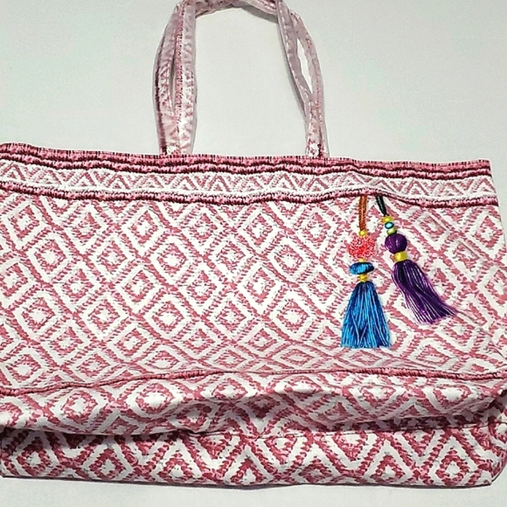 NWOT Estee Lauder Pink & White Diamonds Pattern Large Beach Weekend Tote Bag